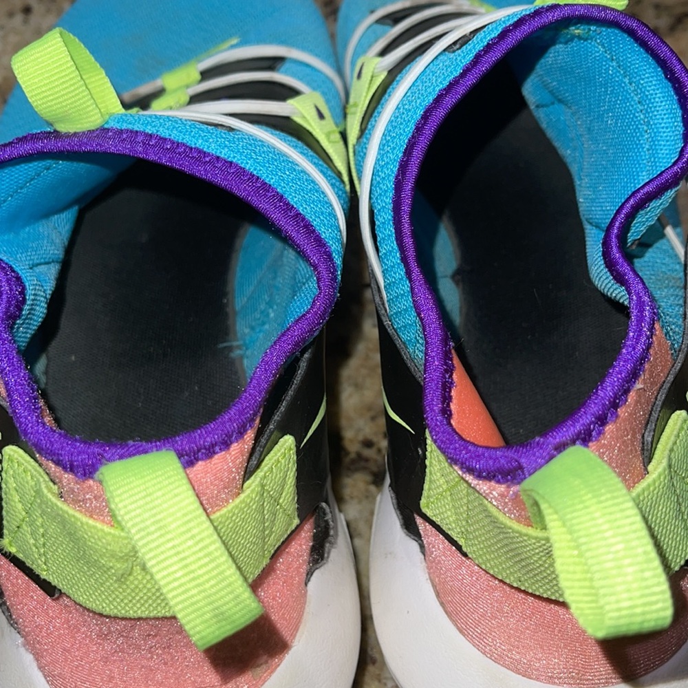 Nike - Picture 7 of 10